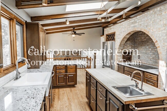 Foto del edificio - 3427 Clubheights Dr