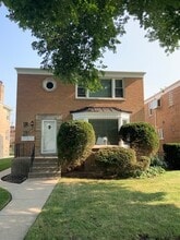 Building Photo - 6047 N Sauganash Ave