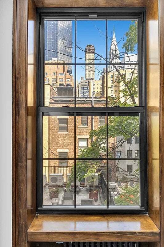 Foto del edificio - 121 E 37th St