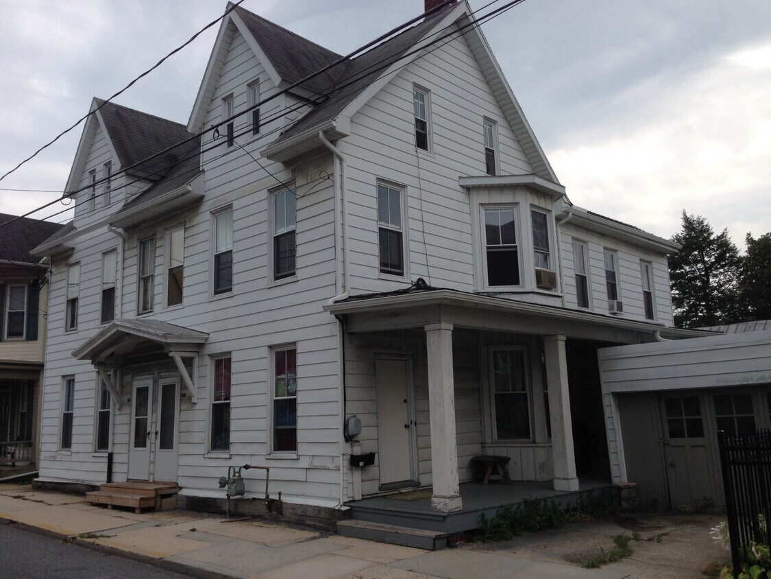 8 S Penn St, Shippensburg, PA 17257 House Rental in Shippensburg, PA