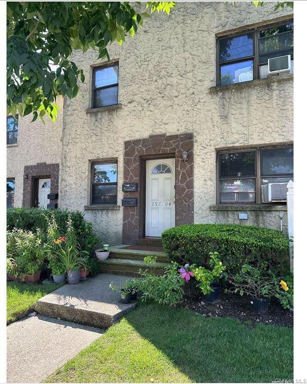 Foto del edificio - 257-06 Hillside Ave.