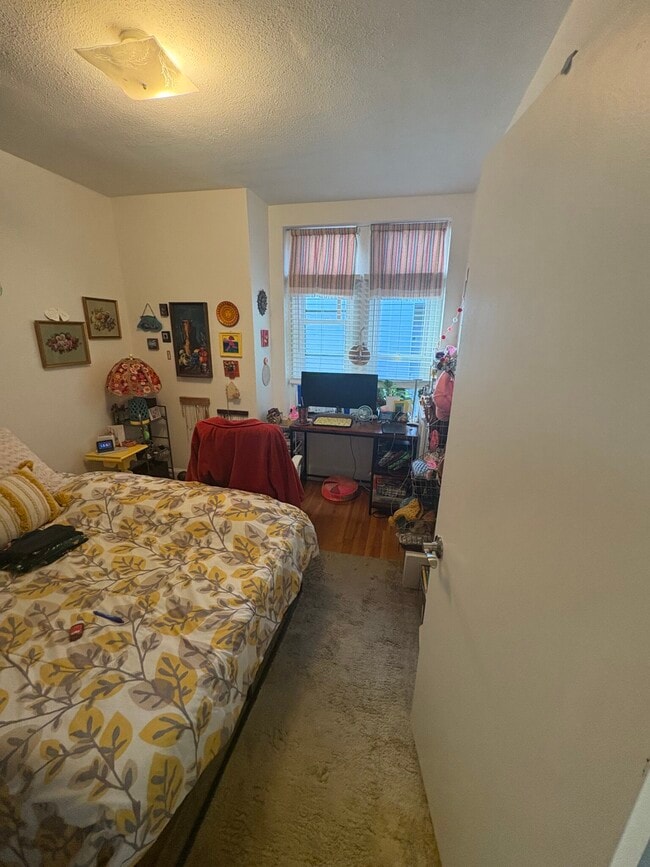 Foto del edificio - 45 Westland Ave