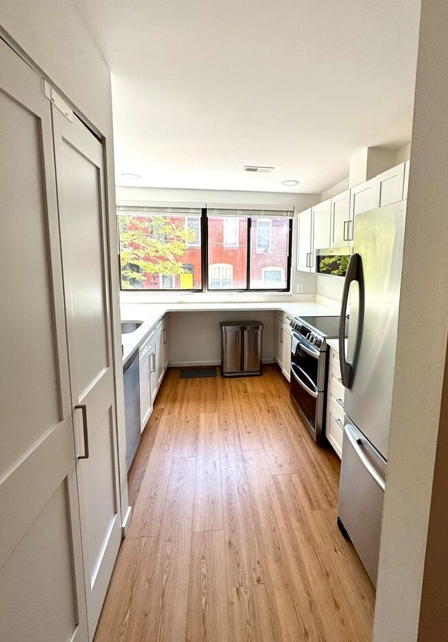 Foto del edificio - Luxurious 3-Bedroom Townhome in Fairmount!...