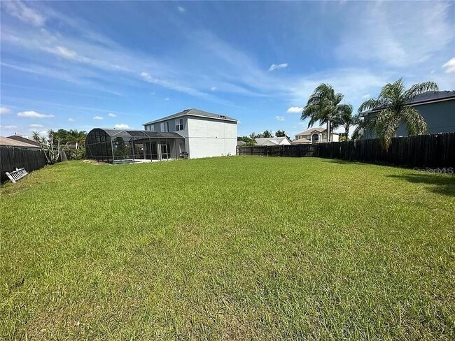 Building Photo - 2423 Willow Tree Ln