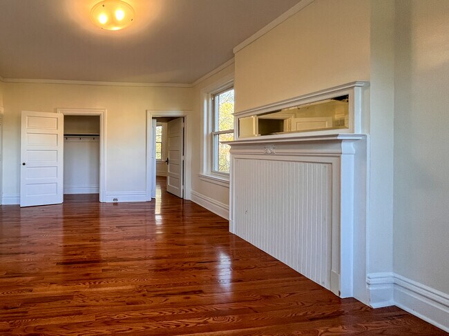 Dormitorio 1 - 926 Savannah Ave