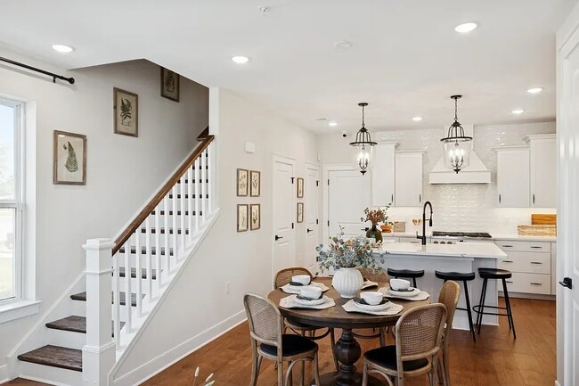 Building Photo - 14945 Deco Cir