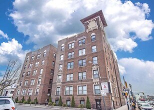 Building Photo - 435 79th St