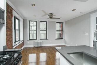 Building Photo - 68 Clinton St