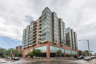 Building Photo - 1550 E Royall Pl