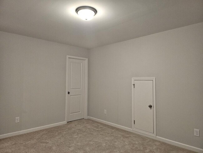 Building Photo - 1290 Jordan Brook Dr