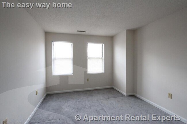 Building Photo - 175 Beacon St