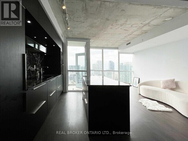 Building Photo - 88 Blue Jays Way