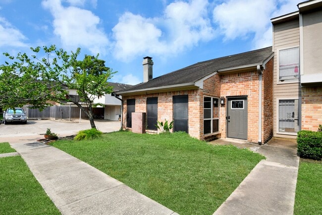 Building Photo - 7877 Kendalia Dr