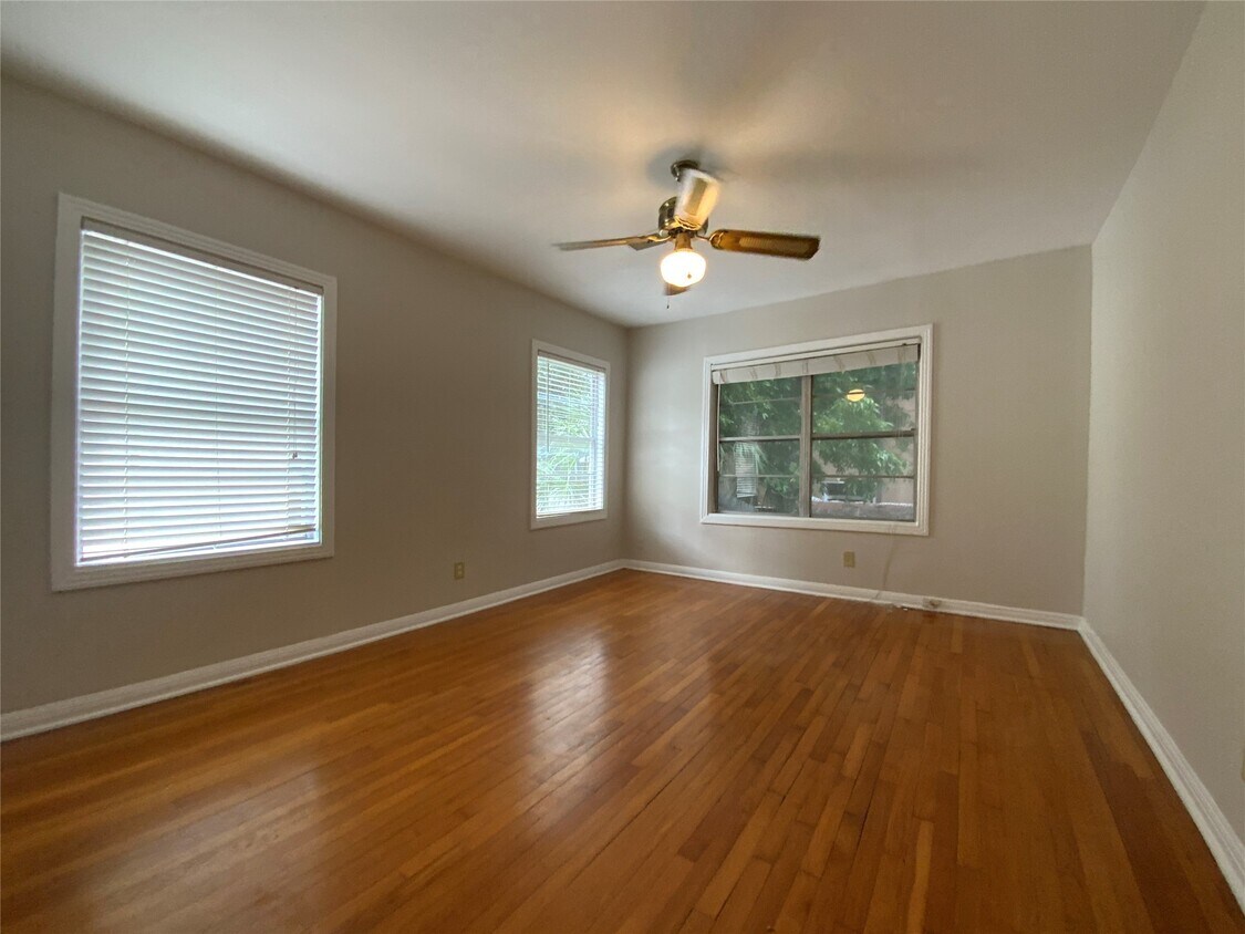 Foto principal - 2327 Branard St