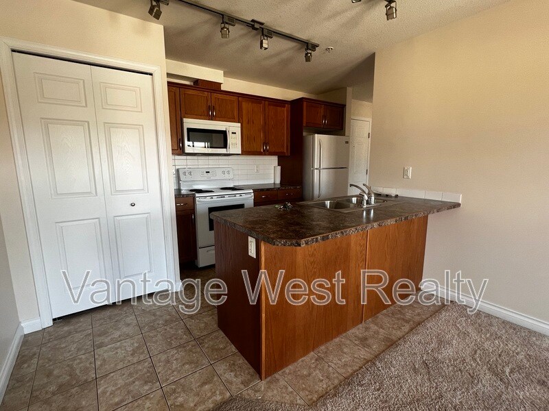 Photo principale - 598-598 Sutherland Ave