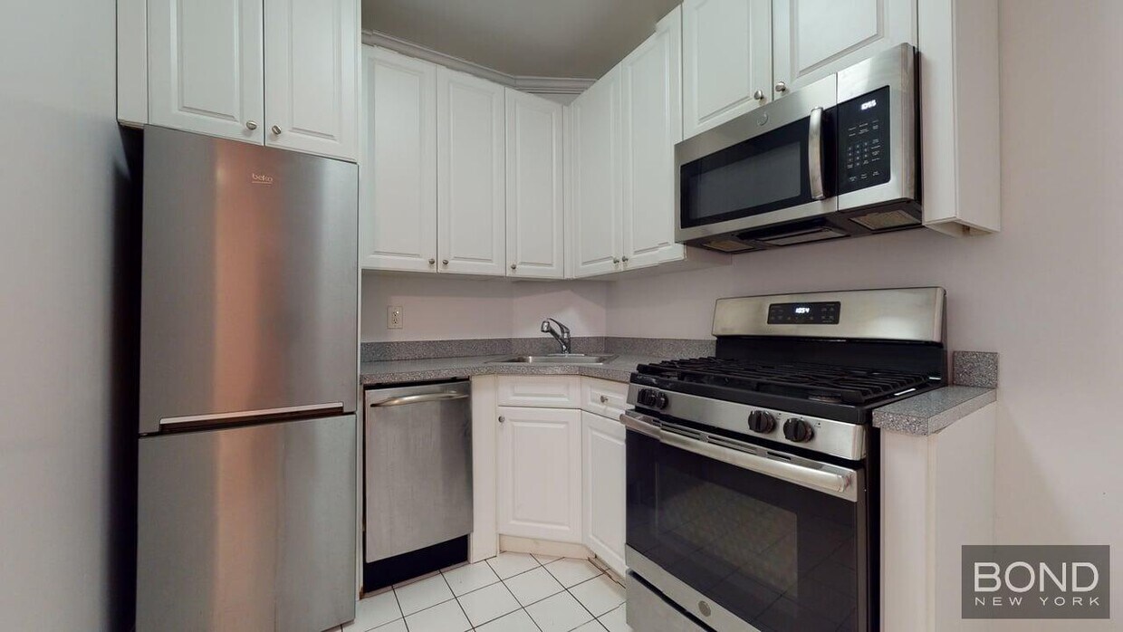 Foto principal - 516 E 80th St