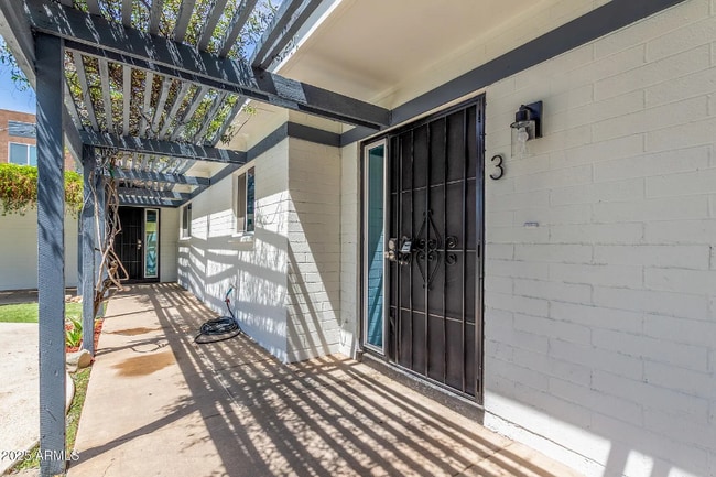 Building Photo - 4235 N 13th Pl
