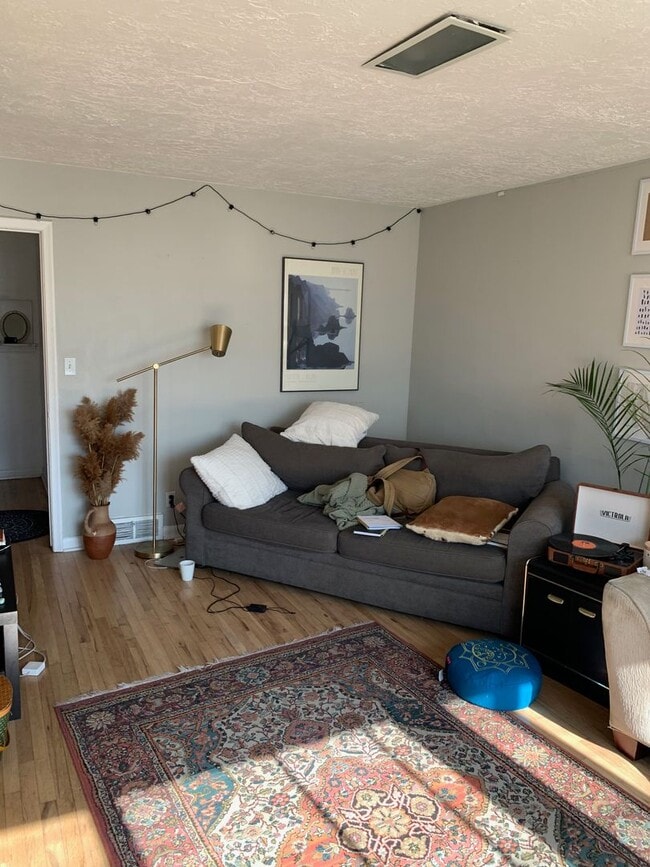 Foto del edificio - 1 Shared Spot Available for Fall 2026