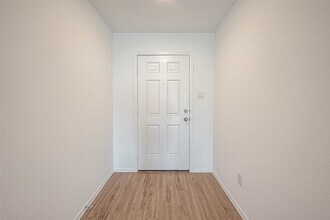 Building Photo - 27123 Breakaway Ln