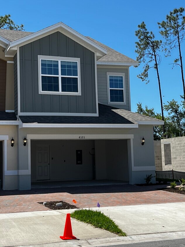 4393 Paraglider Pl, Wesley Chapel, FL 33545 Townhouse for Rent in