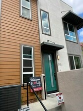 Building Photo - 991 Hunter Trl