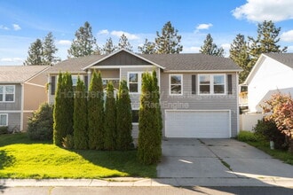 Building Photo - 7615 N Ash Ln