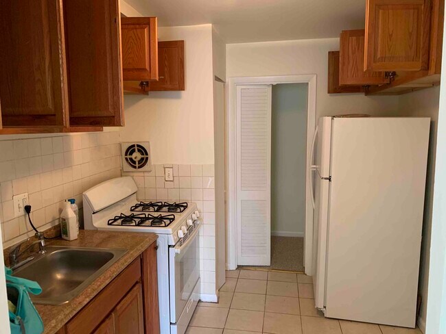 Gas Kitchen w/ Ample Cabinets - 3845 Saint Barnabas Rd