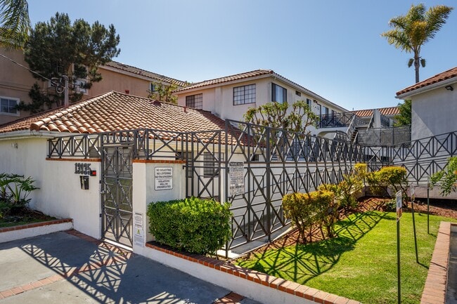 Building Photo - Lemoli Apartments