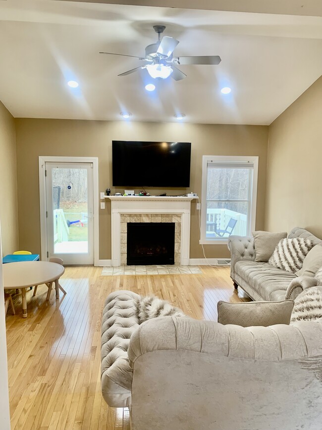Building Photo - 54 Rockrose Dr