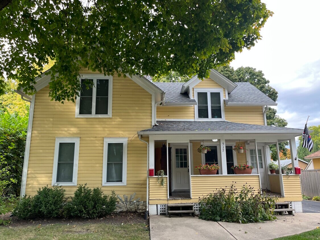 Foto principal - 517 W Wilson St