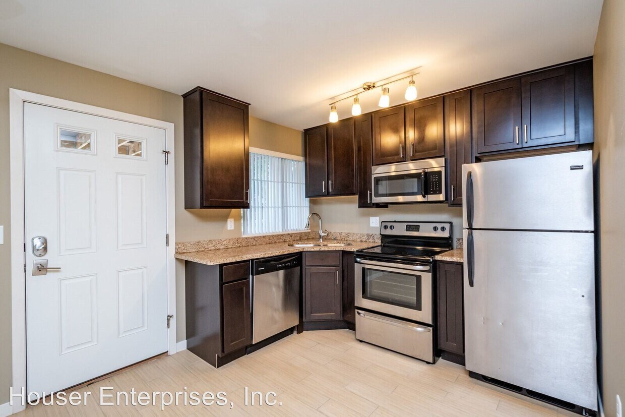 Primary Photo - 205 6th St