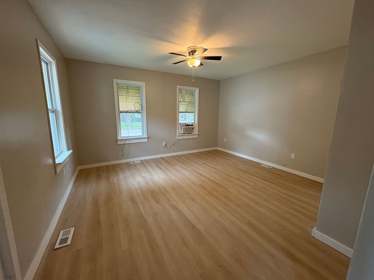 7127 Deveny Ave Cleveland, OH 44105 – photo 3