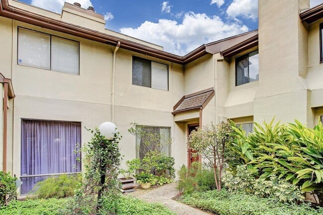Building Photo - Introducing a stunning two bedroom condo t...
