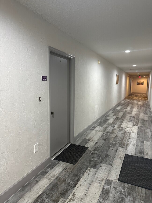 Foto del edificio - 3800 Saxon Dr