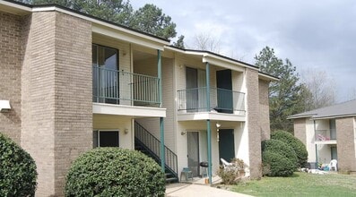 Building Photo - 642 Coosa Rd