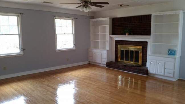 Building Photo - 2722 Skyland Drive