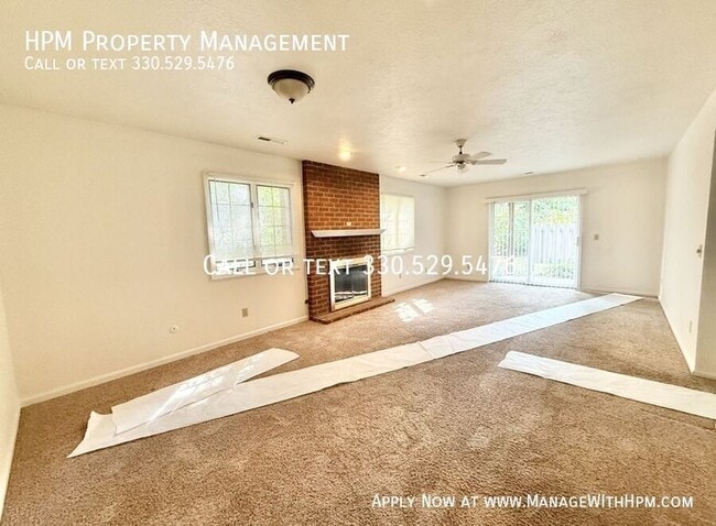 Building Photo - 408 W Maple St