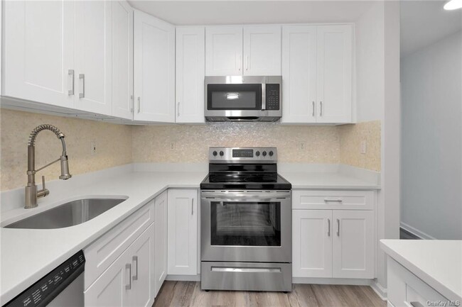 Building Photo - 41 N Moger Ave