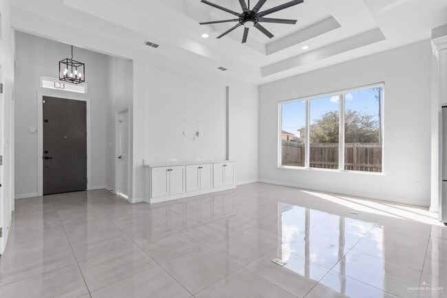 Building Photo - 16 Hana Dr