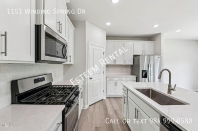 Foto del edificio - 1151 Winding Spg Dr