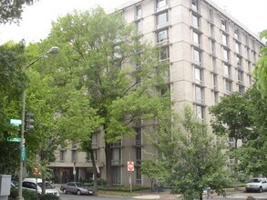 Building Photo - 950 25th St NW