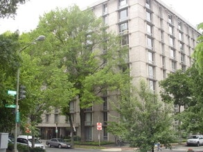 Building Photo - 950 25th St NW