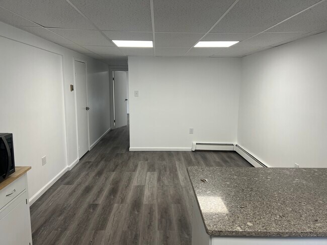 Foto del edificio - 32 Midvale Ave