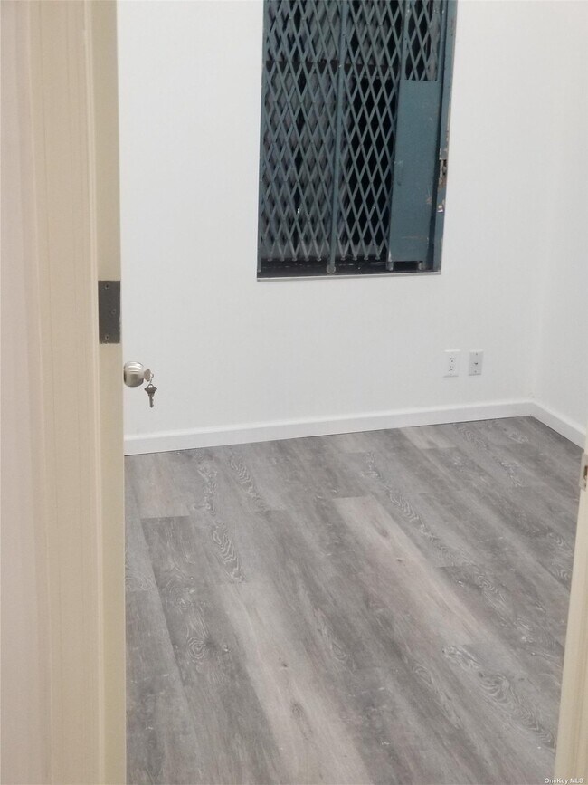 Foto del edificio - 41-16 Junction Blvd