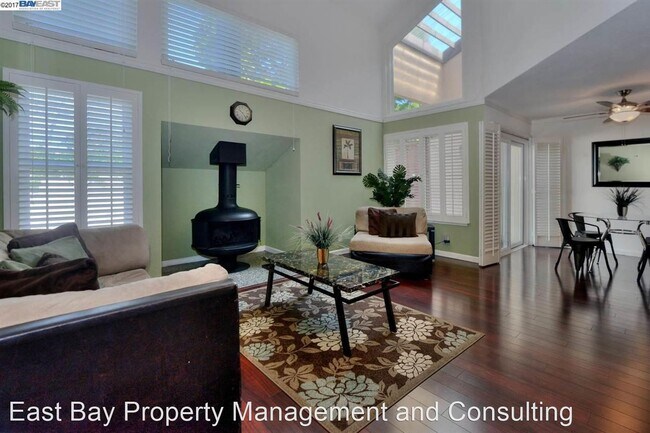 Building Photo - 3 br, 2.5 bath House - 4009 San Francisco ...