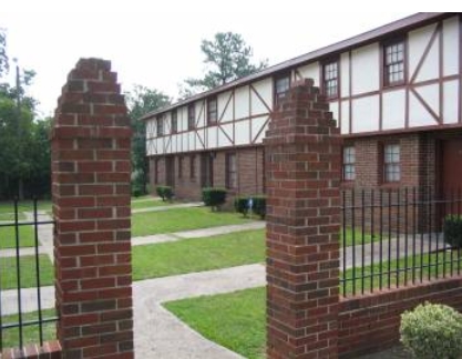 Primary Photo - English North Apartments