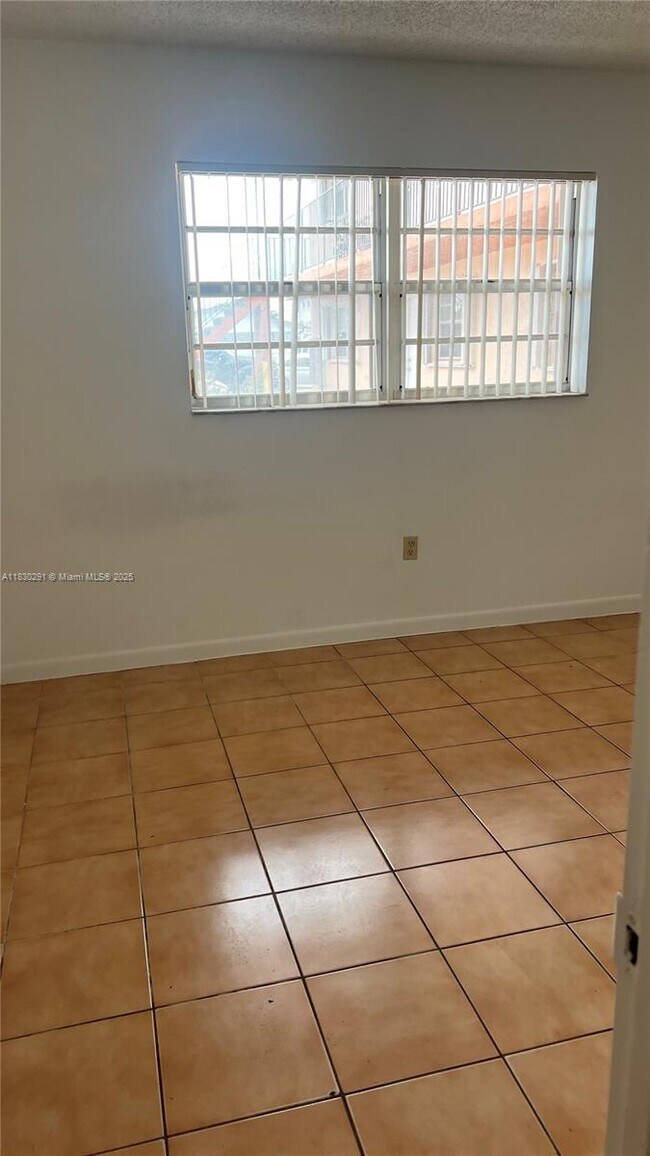 Foto del edificio - 120 W 9th St