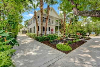 Building Photo - 306 N Swinton Ave