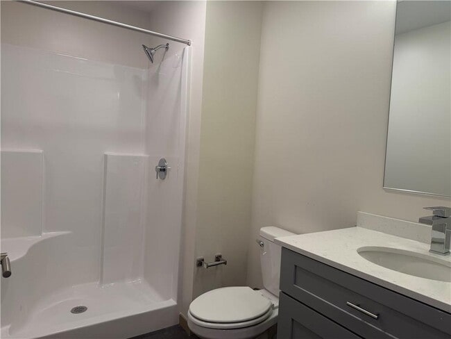 Building Photo - 1624 Lonsdale Ave