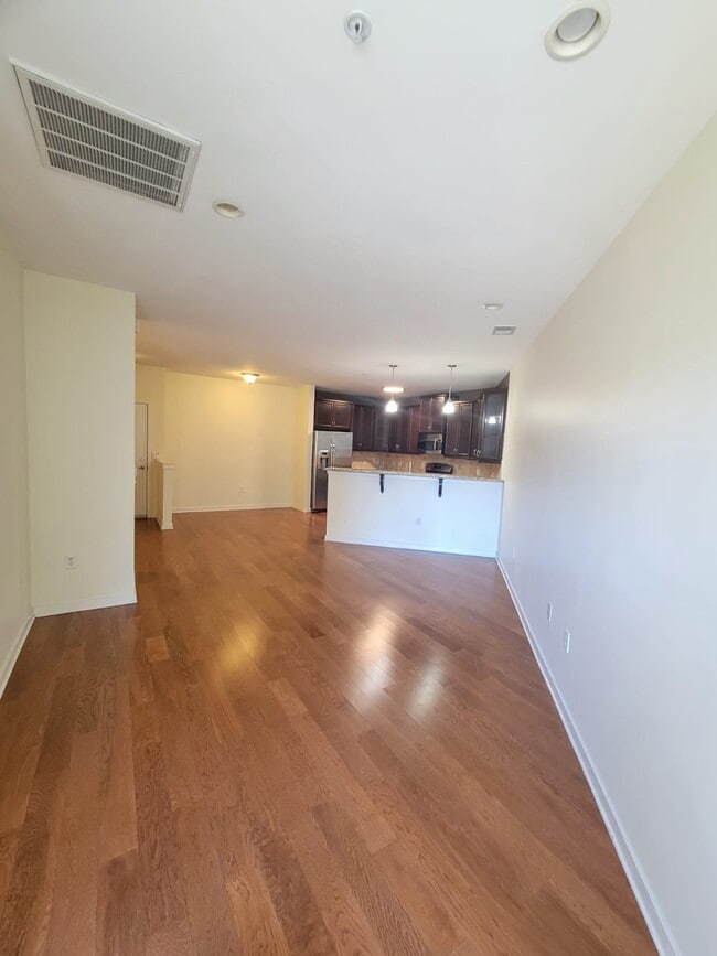 Building Photo - 443 2nd St